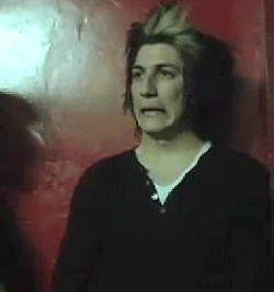 tumblr_log6k6y4UG1qavg9x.gif