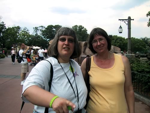 dis2005_07.jpg