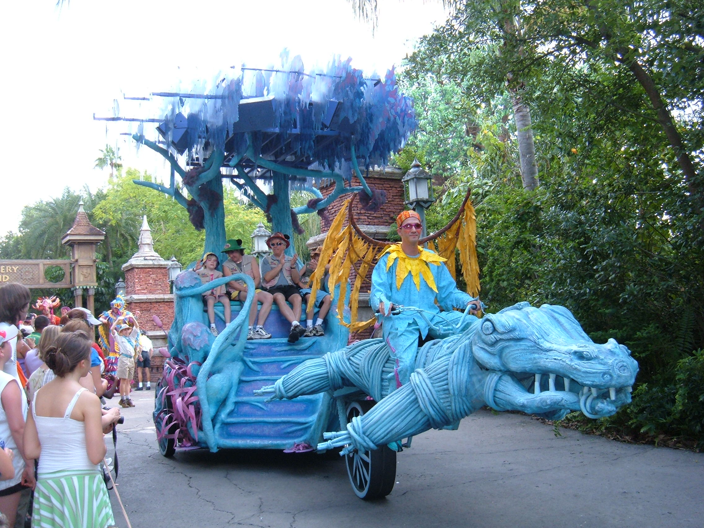 Mickey's_Jammin'_Jungle_Parade_2006-05_14.JPG