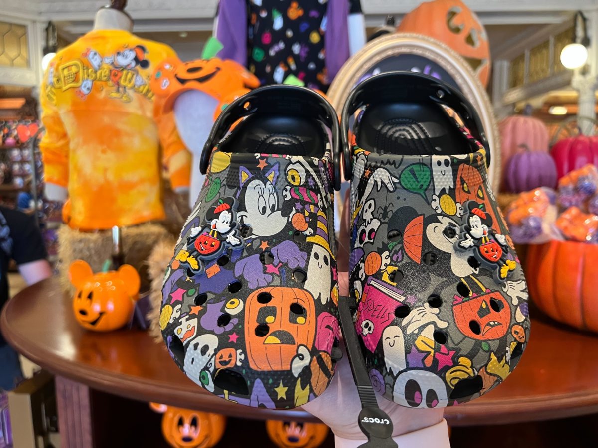 halloween 2022 crocs 6