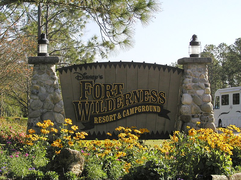 799px-Disney's_Fort_Wilderness_Resort_and_Campground_sign.jpg