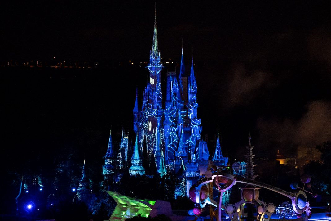 disneys-not-so-spooky-fireworks-not-so-scary-testing-08062019-9-1068x712.jpg