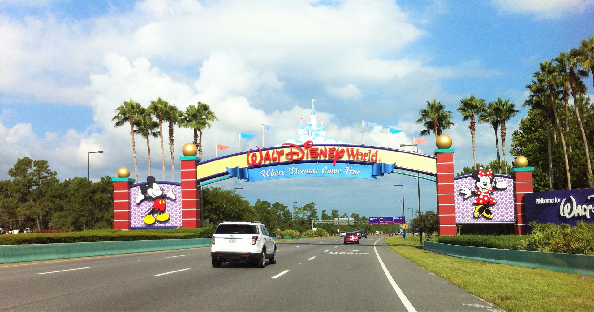 walt-disney-world-sign.jpg