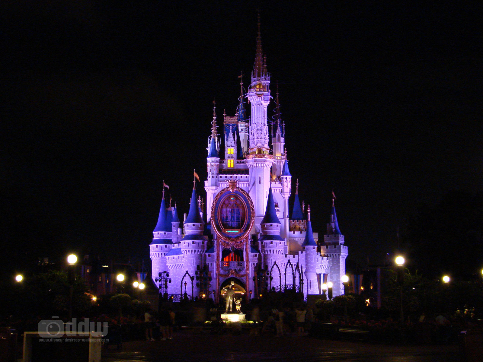 magic-kingdom-cinderella-castle.jpg