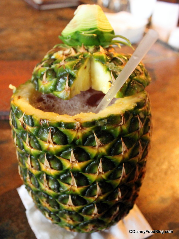 Lapu-Lapu-Tambu-Lounge.jpg