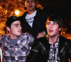 tumblr_lvg7xm42wq1qcw5jqo1_250.gif