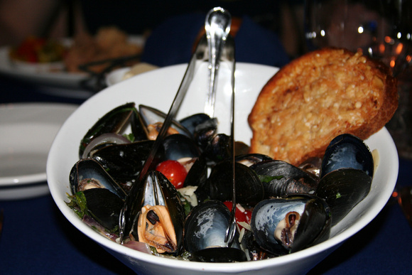 p858354956-3.jpg