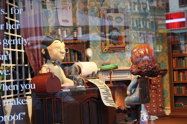 1122906213_HkQar-M.jpg