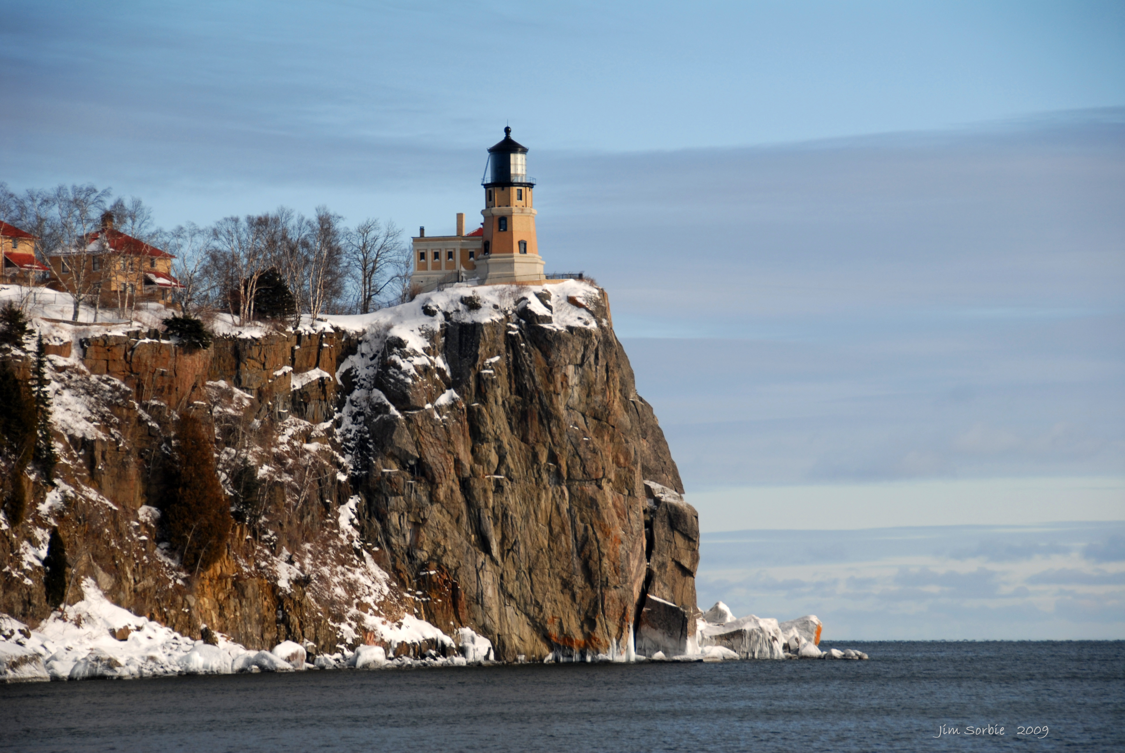 Split_Rock_Lighthouse_-_Lake_County,_Minnesota_-_8_Jan._2009.jpg