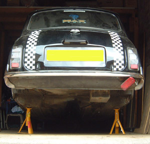 Minirearaxlestandscloseup.jpg