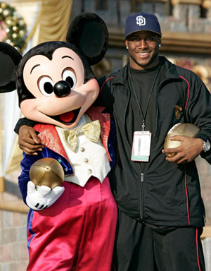disneyland-reggie-bush1.jpg