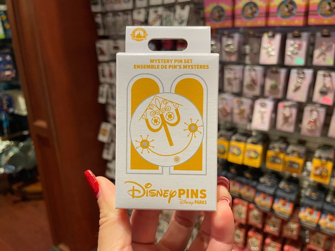 its a small world mystery pins 4184
