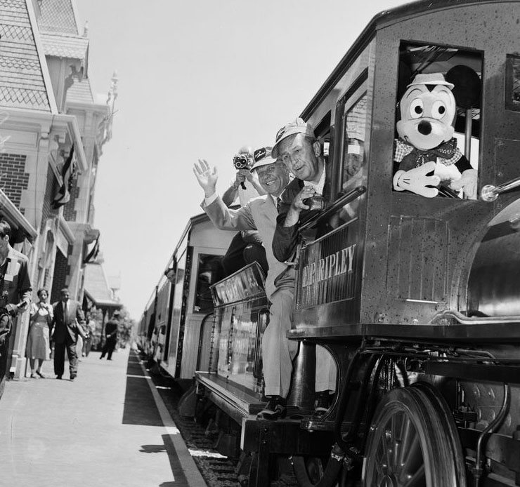 Walt_Disney2.jpg