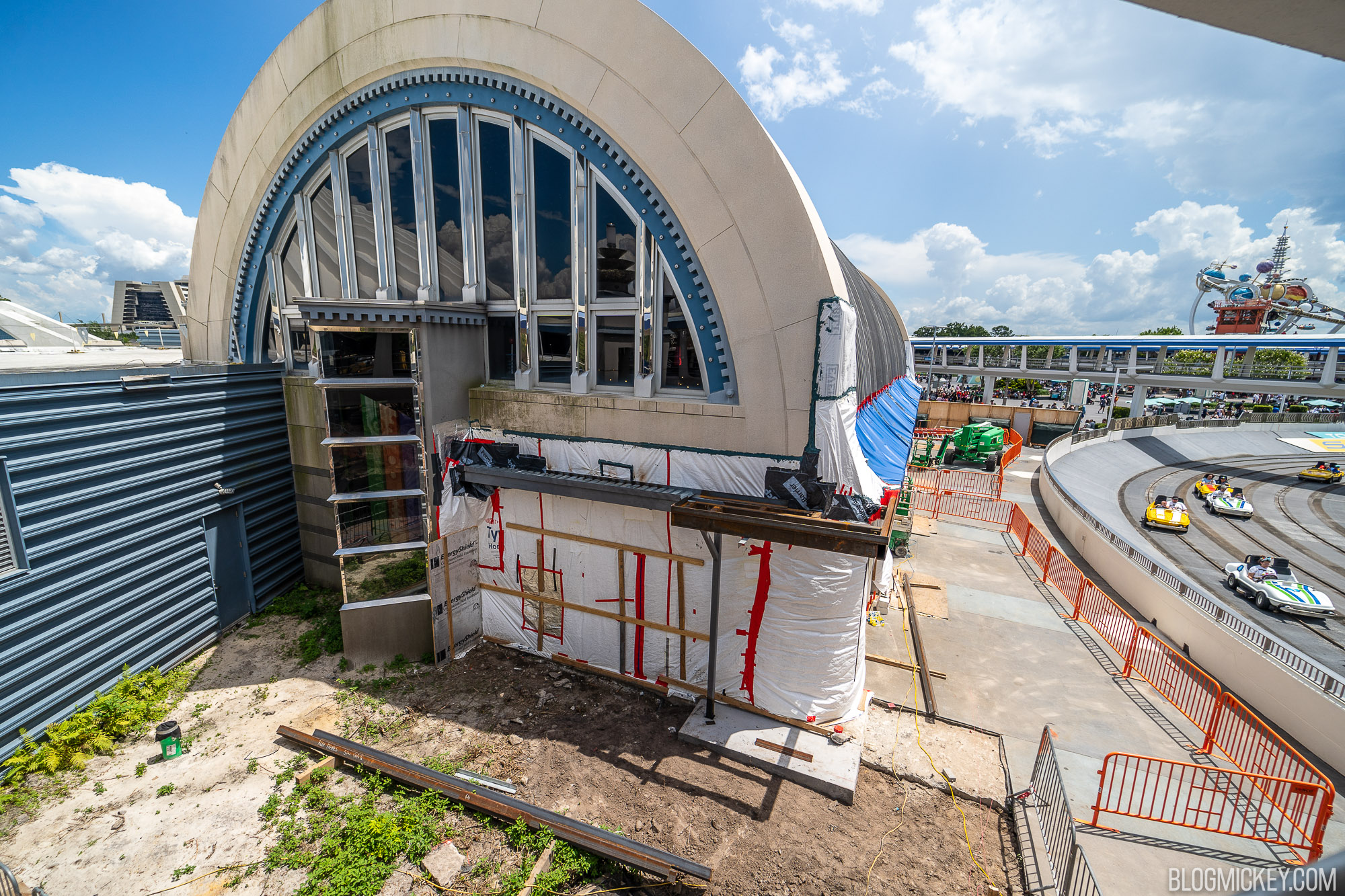 tomorrowland-light-power-co-construction-1.jpg