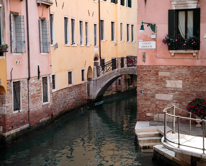 16437543261_09d294f504_c.jpg