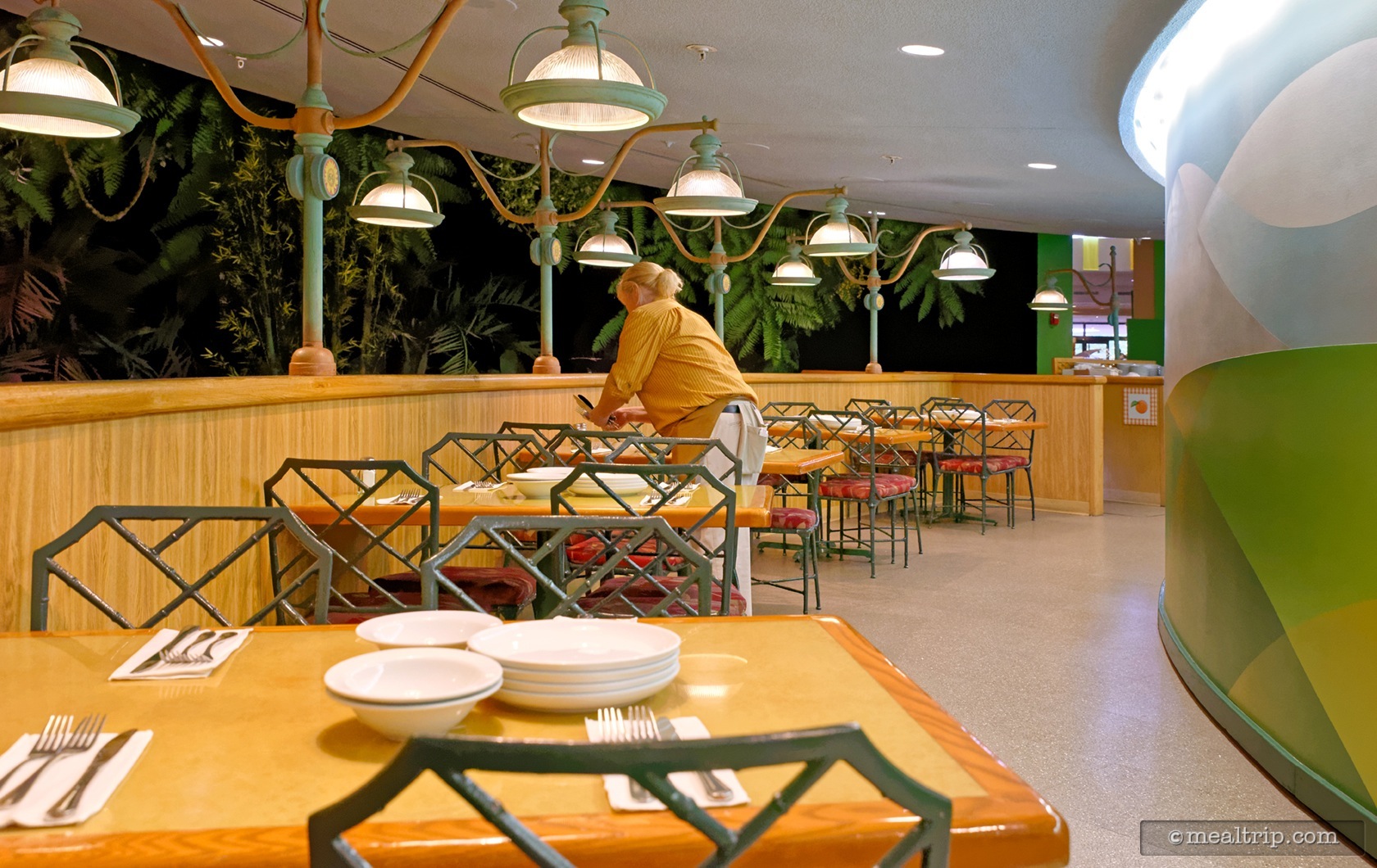 tables-at-the-garden-grill.jpg