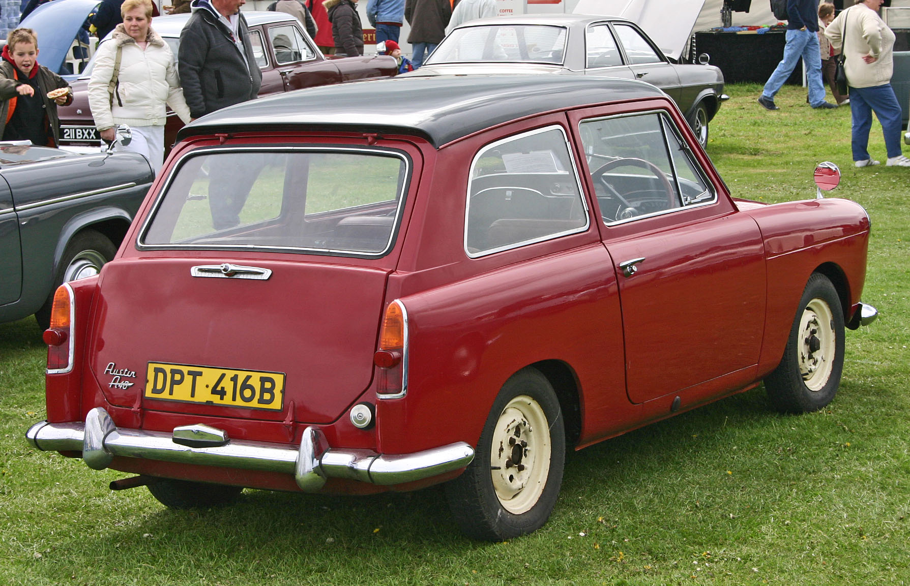 Austin_A40_MkII_Countryman_rear.jpg