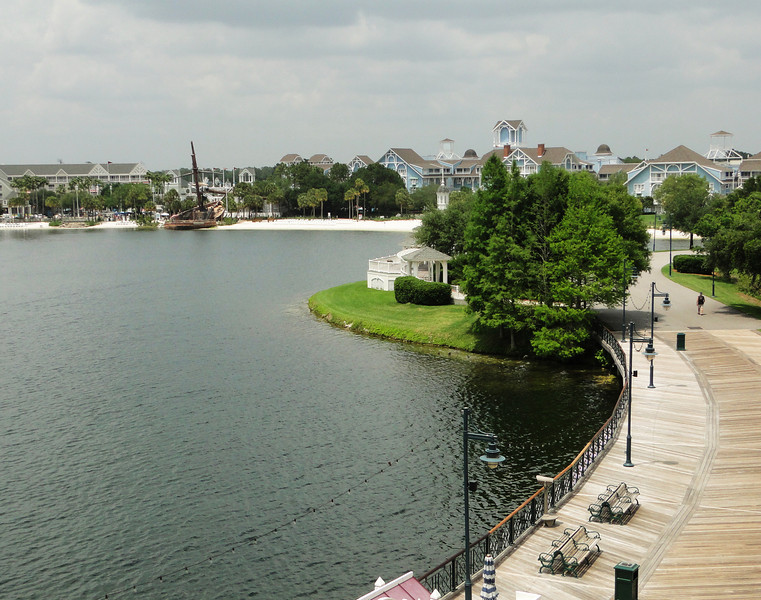 1079903924_ZG48g-L.jpg