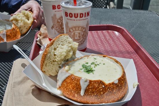 clam-chowder-bread-bowl.jpg