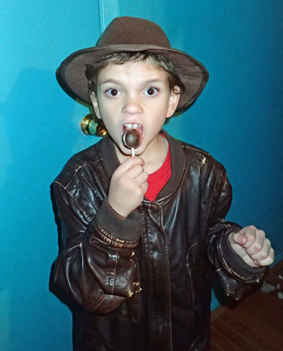 hallowdesmondlolli.jpg