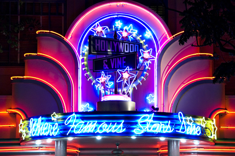 Hollywood_and_Vine_sign_at_Disney's_Hollywood_Studios.jpg