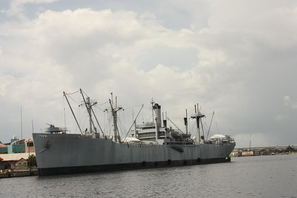 599104898_fELr4-M.jpg
