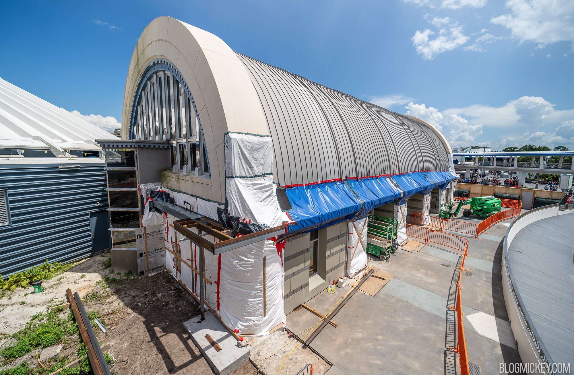 tomorrowland-light-power-co-construction-2.jpg