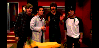 tumblr_lphcnvz3tv1qavg9x.gif