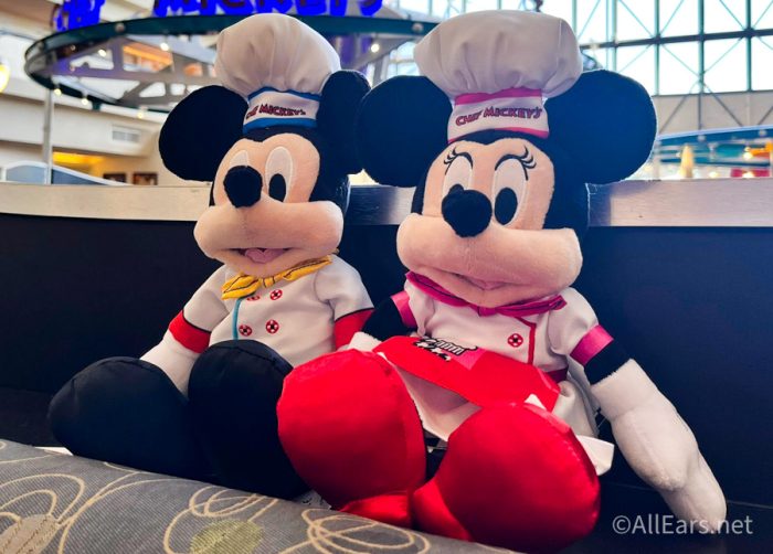 chef-mickeys-plushes-mickey-and-minnie-700x502.jpg
