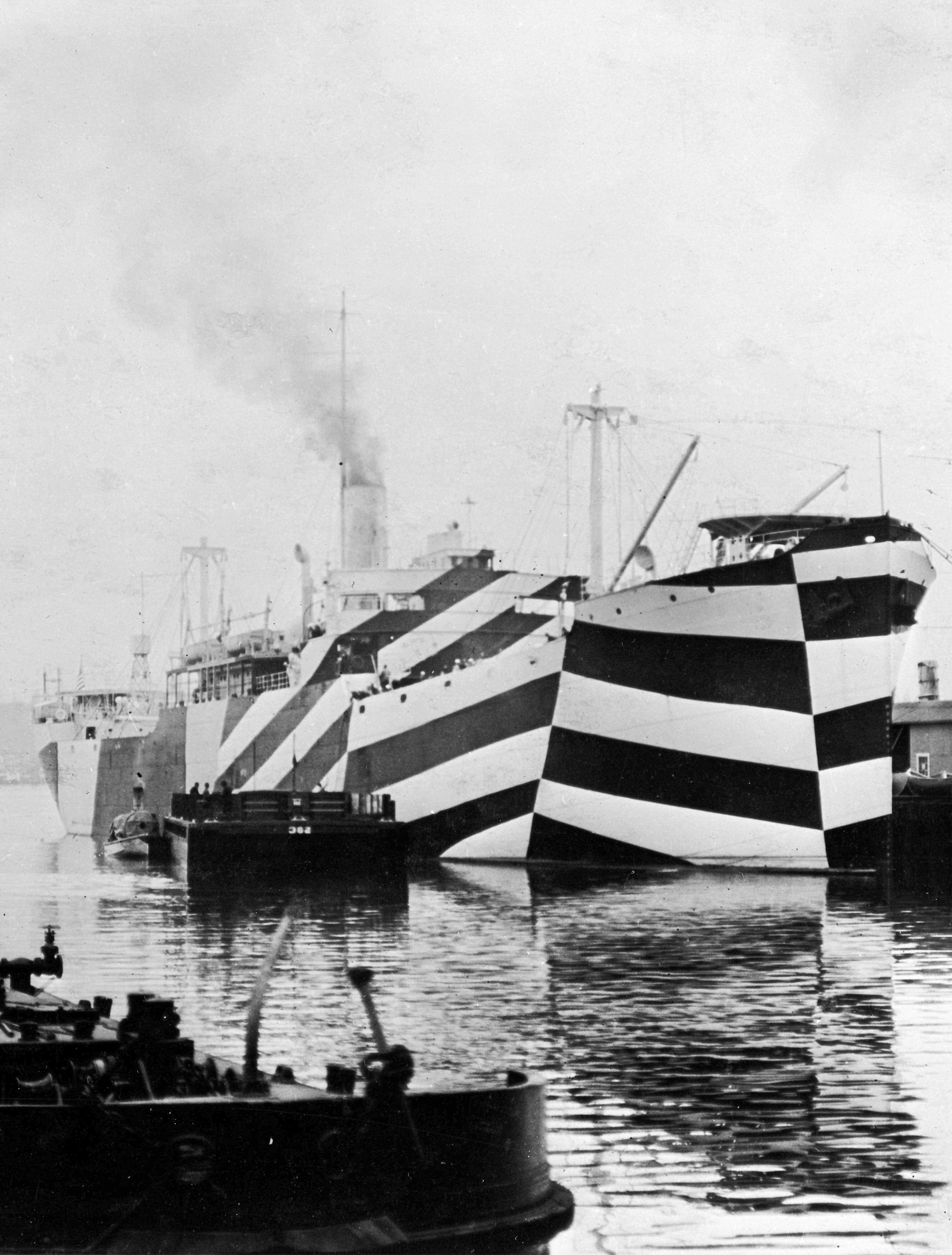 USS_West_Mahomet_%28ID-3681%29_cropped.jpg