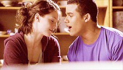 tumblr_mlm4k6C7201s2zn3vo4_r1_250.gif