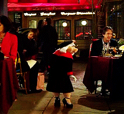 tumblr_lzx9zyMhcO1qc4cp9o2_r3_250.gif