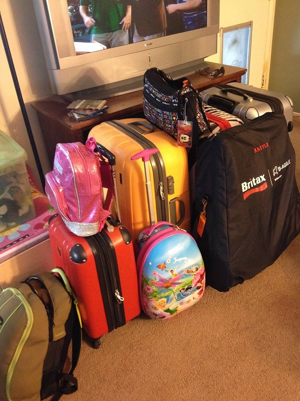 luggage_pile.jpg