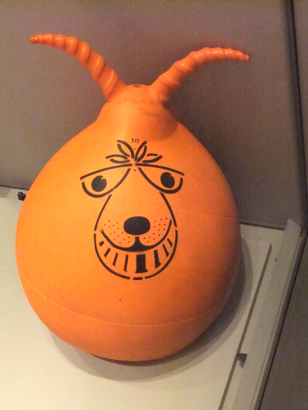 Space_hopper%2C_Walker_Art_Gallery.png