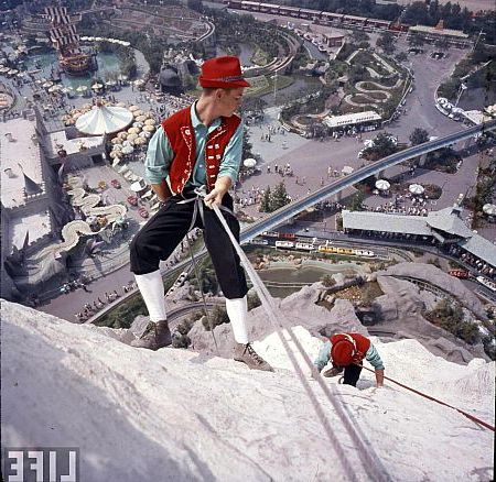 disneyland-climbers-correct.jpg
