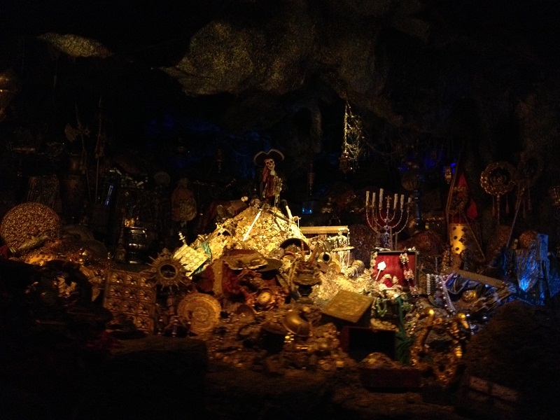pirates_goldroom.jpg