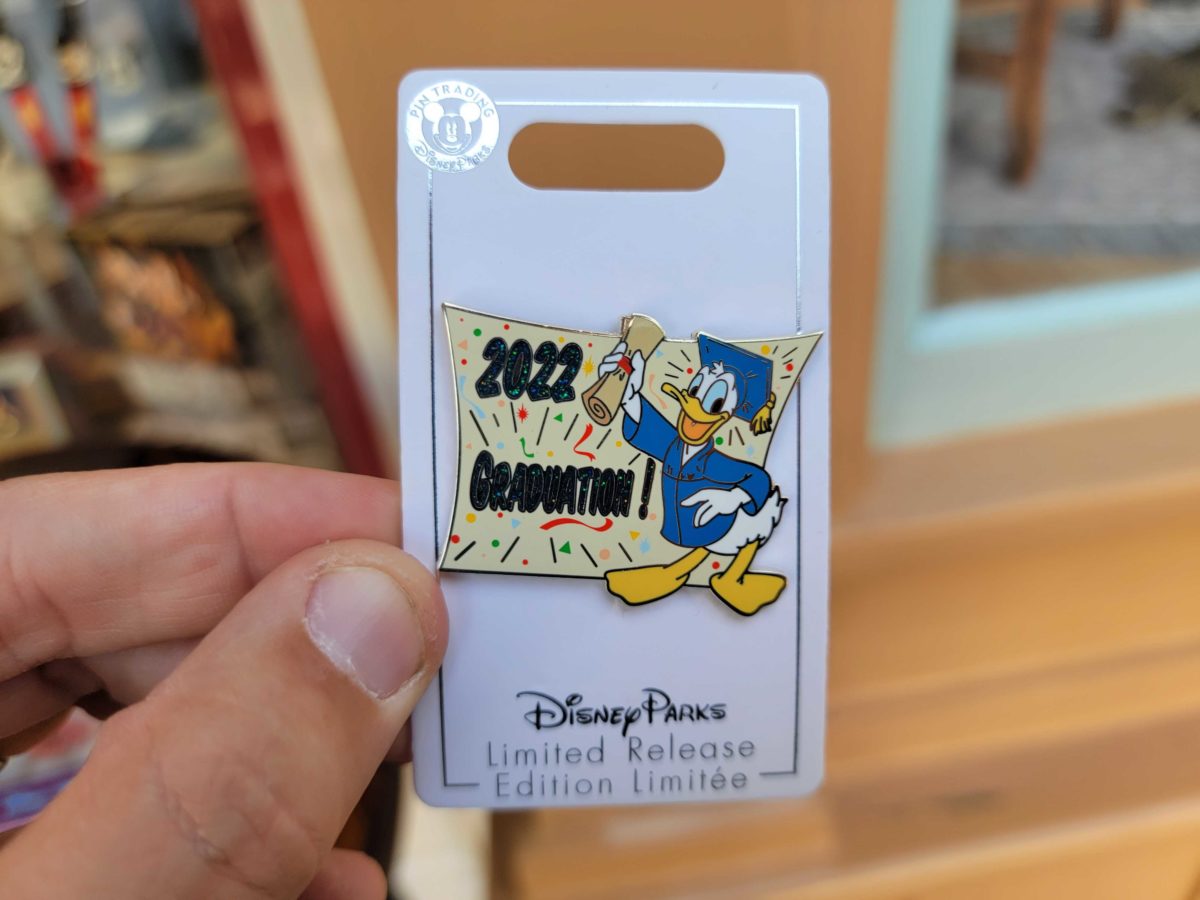 Disneyland-pins-092315-1200x900.jpg