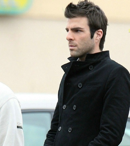 Zachary-Quinto-zachary-quinto-5347014-425-476.jpg
