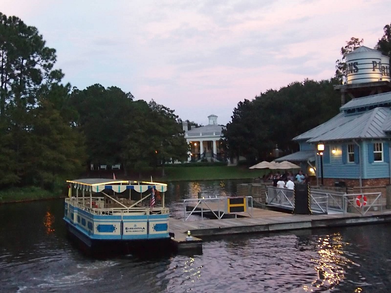friday_por_boat.jpg