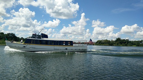 15258036191_fd086bf98a.jpg