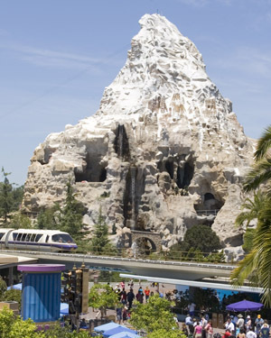 Matterhorn-disneyland-resort-14065660-300-375.jpg