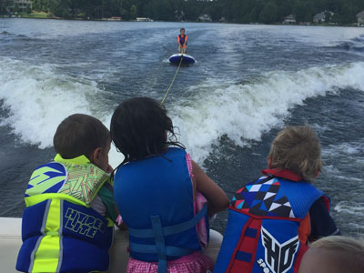waterskidesmondkidswatching.jpg