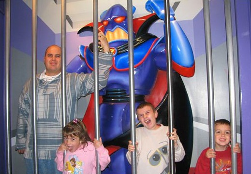 lastday_buzz.jpg