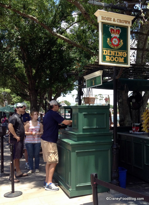UK-Rose-and-Crown-Beer-Stand.jpg