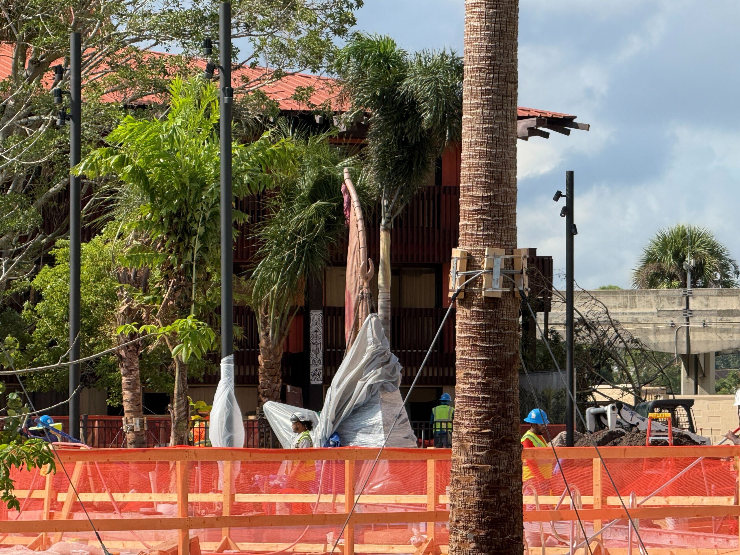 Construction DVC Tower Polynesian