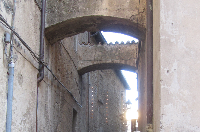 Orvieto_street1_resized.png