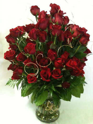 4_DOZEN_ROSES.jpg