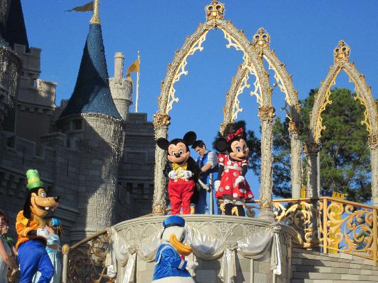 a-show-in-front-of-castle.jpg