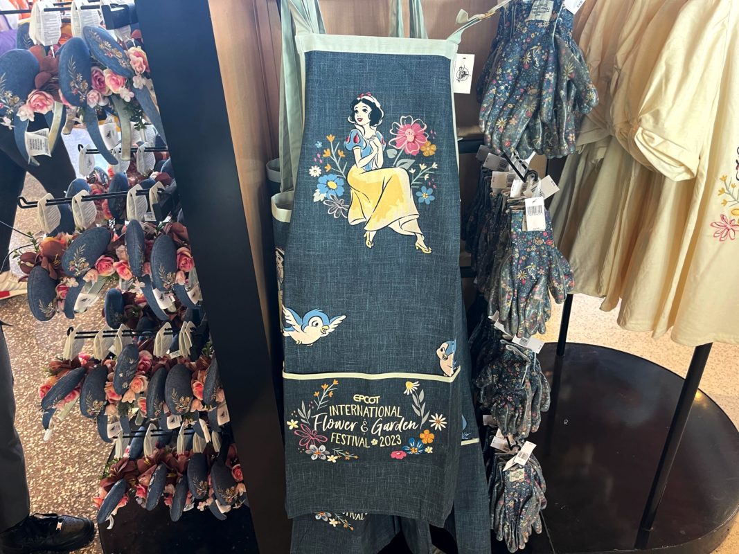 Snow White flower garden apron 1