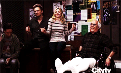 tumblr_luaez4mnid1qhl6oao4_250.gif